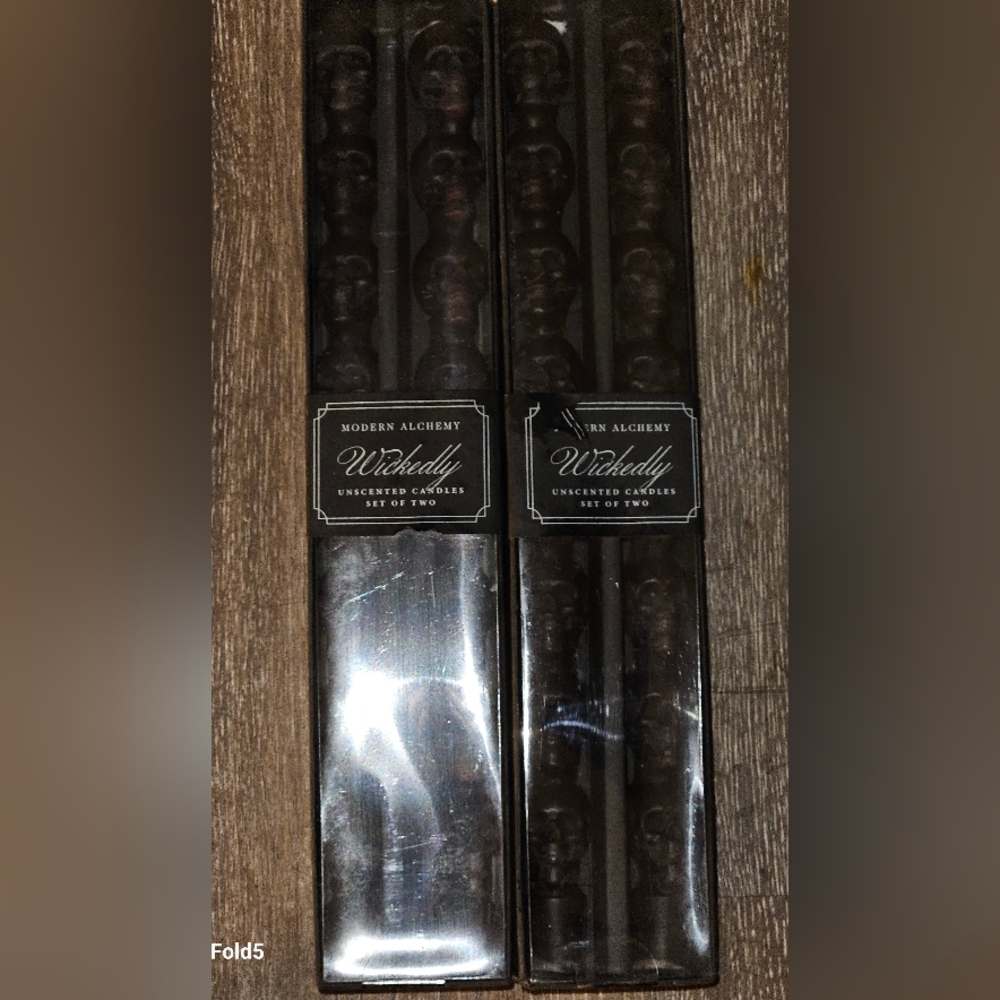 MODERN ALCHEMY BLACK Stacked Skulls Glossy Taper Candle Set Of 2 2 Available NIB